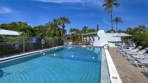 Piscine extérieure, piscine chauffée