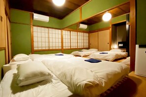 2 habitaciones, escritorio, wifi gratis y ropa de cama
