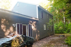 Property grounds - Silent Nights 5 Min to Mt Ice Fish & Wood Stove (Bridgton)