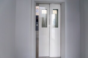Interior - Great location in Naha City Just a 15minute drive from the airport / Naha Okinawa (Naha)