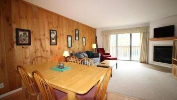 House (Pet Friendly Waterville Valley Condo ) | Exterior