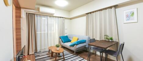 TV, Netflix, streaming services