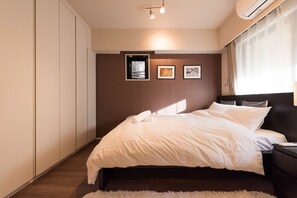 2 chambres, bureau, fer et planche à repasser, accès au Wi-Fi (inclus)