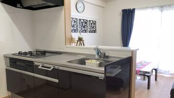 Fridge, microwave, stovetop, electric kettle