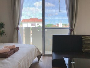 1 bedroom, desk, iron/ironing board, free WiFi - YN22  Newly built condominium  Aquarium beach w - 202 / Tomigusuku Okinawa (Tomigusuku)