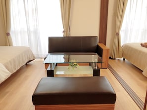1 bedroom, desk, iron/ironing board, free WiFi - YN22  Newly built condominium  Aquarium beach w - 202 / Tomigusuku Okinawa (Tomigusuku)