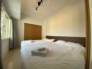 1 室のベッドルーム、WiFi (無料)、ベッドシーツ