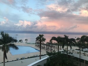 Pool - NEWLY REMODELED CONDO WITH SPECTACULAR OCEAN VIEW - CASA DE SOPHIA  (Cozumel)