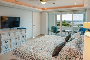 2 bedrooms, in-room safe, iron/ironing board, free WiFi - NEWLY REMODELED CONDO WITH SPECTACULAR OCEAN VIEW - CASA DE SOPHIA  (Cozumel)