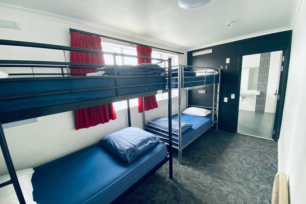 Shared Dormitory | WiFi (free), bed sheets