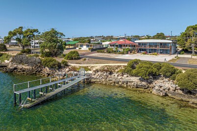 Almonta Apartments on the Waterfront (B)