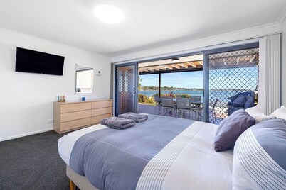 Almonta Apartments on the Waterfront (B)