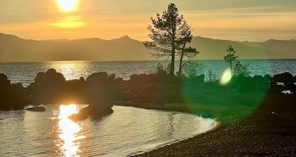 Spacious Cozy Home with private "HOT TUB"