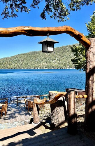 Spacious Cozy Home with private "HOT TUB"