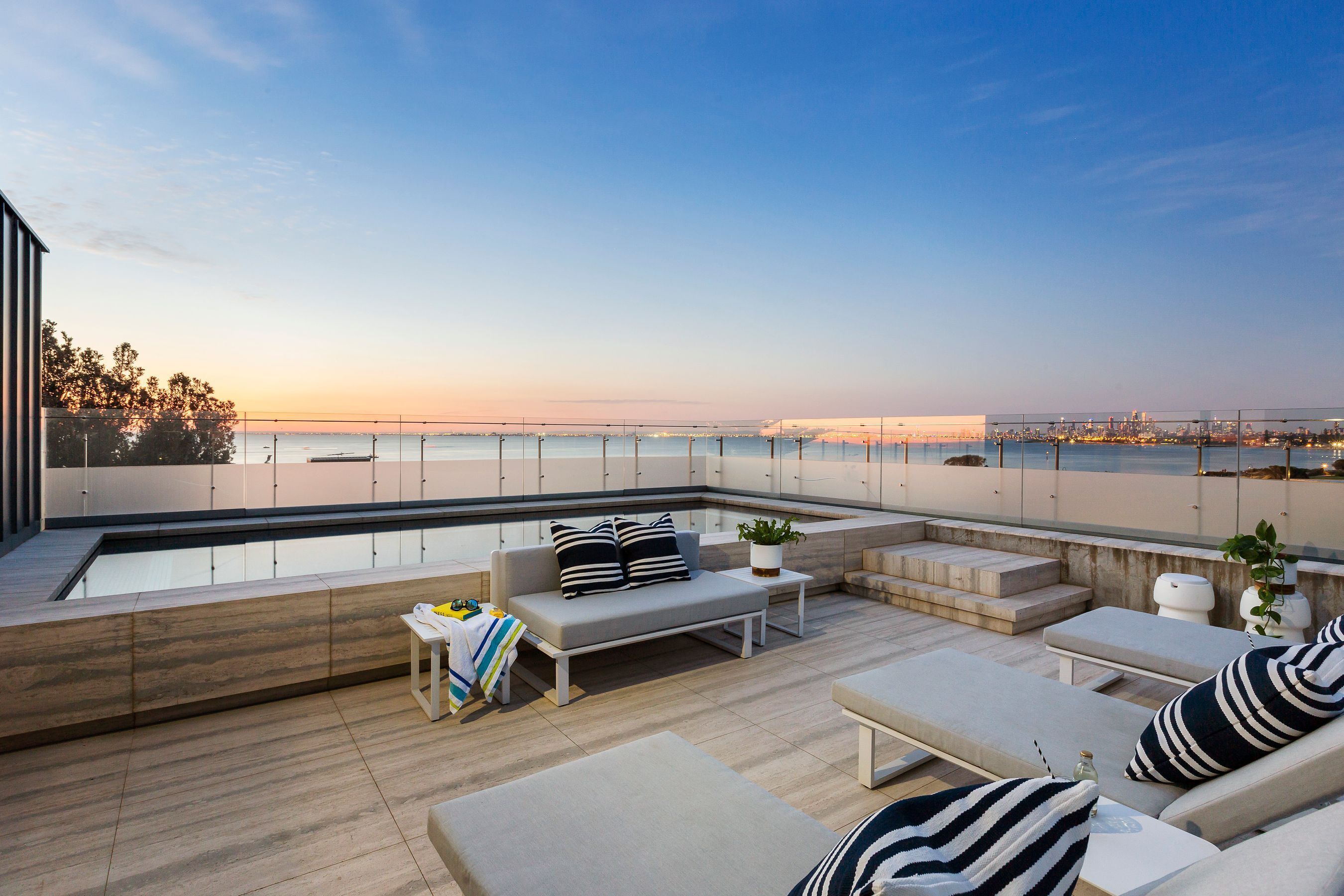 Brighton Deluxe, Brighton