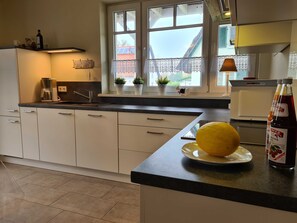 Køleskab, mikrobølgeovn, ovn, opvaskemaskine