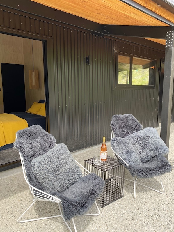 Terrace/patio - Tranquillity, views and sculpture, easy access to all the region offers (Queensberry)