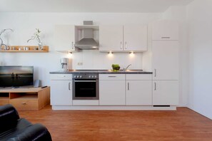 Køleskab, mikrobølgeovn, ovn, opvaskemaskine