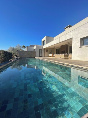 Piscina externa, piscina aquecida