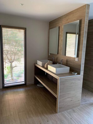 Shower, hair dryer, towels, toilet paper - New villa 5 minutes from the beach of Ruppione  (Pietrosella)