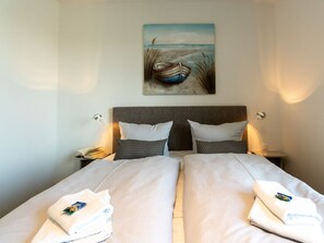 Unclassified image, 2 of 22, button