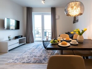 Unclassified image, 5 of 22, button