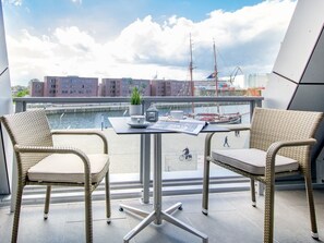 Outdoor dining - Hafenspitze App. 25 Sea breeze (Wismar)