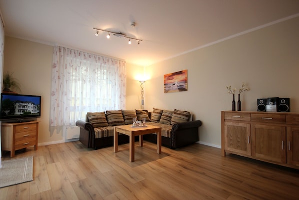 Unclassified image, 1 of 12, button