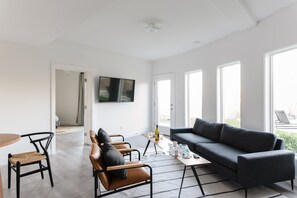 Smart TV, ping pong, offices