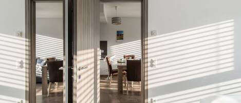 1 slaapkamer, een strijkplank/strijkijzer, gratis wifi, beddengoed