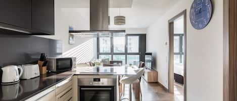 Fridge, microwave, oven, stovetop