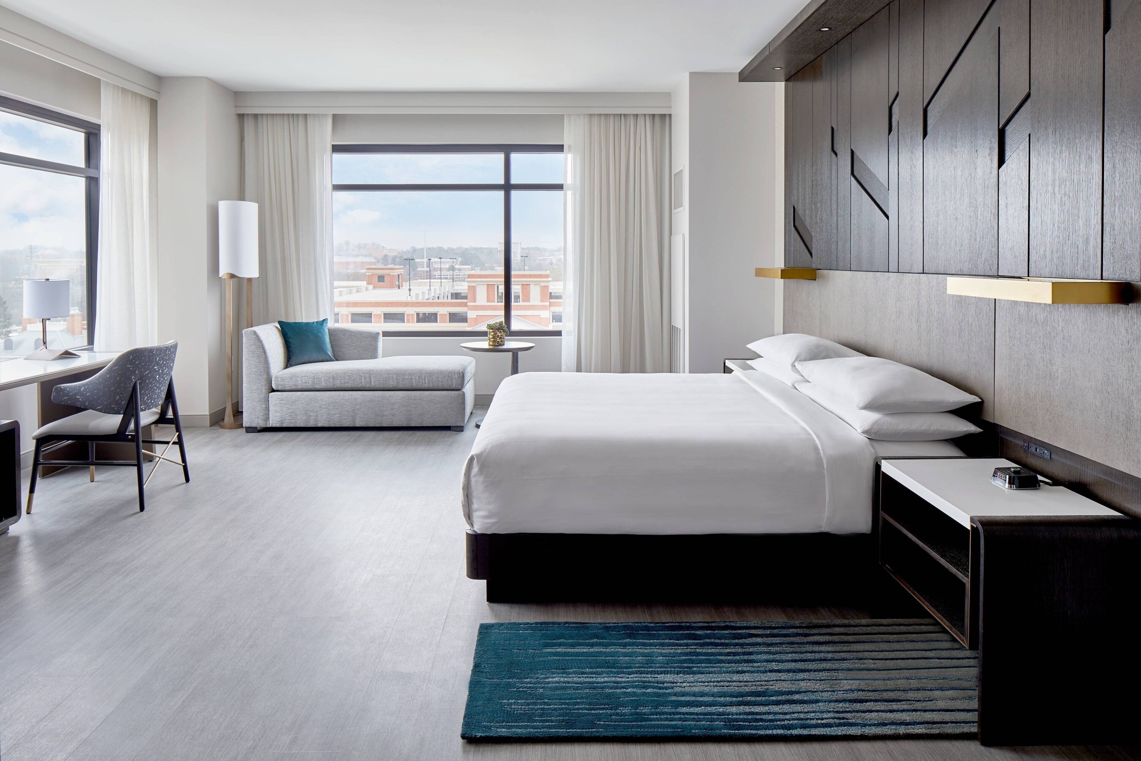 room, 1 king bed, corner | 1 bedroom, egyptian cotton sheets, premium bedding, pillow-top beds