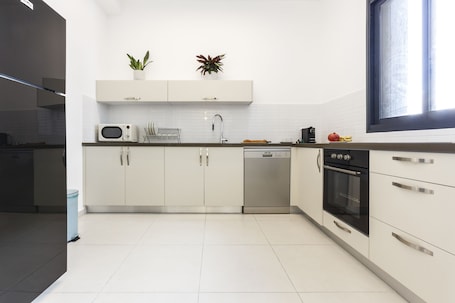 城市别墅, 3 间卧室 | 私人厨房 | 大冰箱、微波炉、烤箱、炉灶