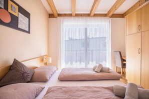 3 bedrooms, iron/ironing board, free WiFi, bed sheets - Kronsun Glück Apartment 100 m² at Kronplatz Valley Station with 3 Separate Bedrooms (Percha)