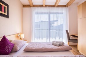 3 bedrooms, iron/ironing board, free WiFi, bed sheets - Kronsun Glück Apartment 100 m² at Kronplatz Valley Station with 3 Separate Bedrooms (Percha)