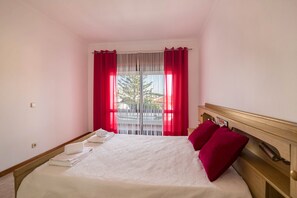3 bedrooms, free WiFi, bed sheets