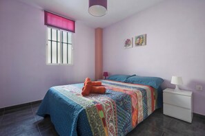 3 quartos, ferros/tábuas de passar roupa, Wi-Fi de cortesia