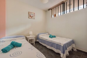3 habitaciones, tabla de planchar con plancha y wifi gratis 