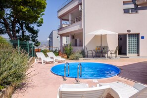 Studio (Studio Apartment) | Pool | Seasonal outdoor pool - Apartment Nostalgija Podstrana (Podstrana)