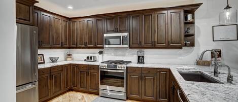 Condo, 3 quartos | Cozinha privada | Geladeira, fogão, cafeteira/chaleira, torradeira