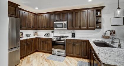 Comfort At Arrowhead Base - Luxury Linens And Cleanliness 3 Bedroom Condo by RedAwning
