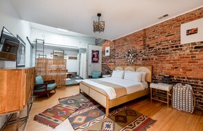 2 bedrooms, blackout drapes, iron/ironing board, free WiFi