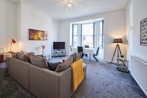 TV - Host & Stay | Diamond One (Saltburn-by-the-Sea)