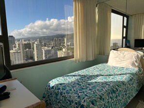 1 habitación, escritorio, tabla de planchar con plancha y wifi gratis 