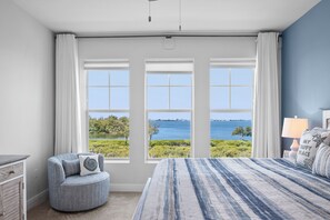 3 slaapkamers, een strijkplank/strijkijzer, internet, beddengoed