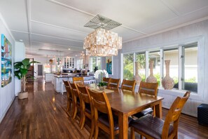 Dining - Lanikai Beachfront - Sunrise over the Mokulua Islands - SPECTACULAR! (Kailua)