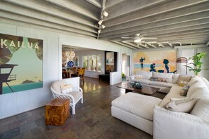 TV - Lanikai Beachfront - Sunrise over the Mokulua Islands - SPECTACULAR! (Kailua)