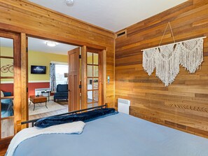 1 bedroom, free WiFi, bed sheets