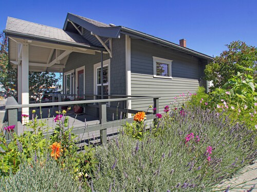 Downtown Friday Harbor! Adults Only (CCS#1)