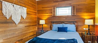 Downtown Friday Harbor! Adults Only (CCS#1)